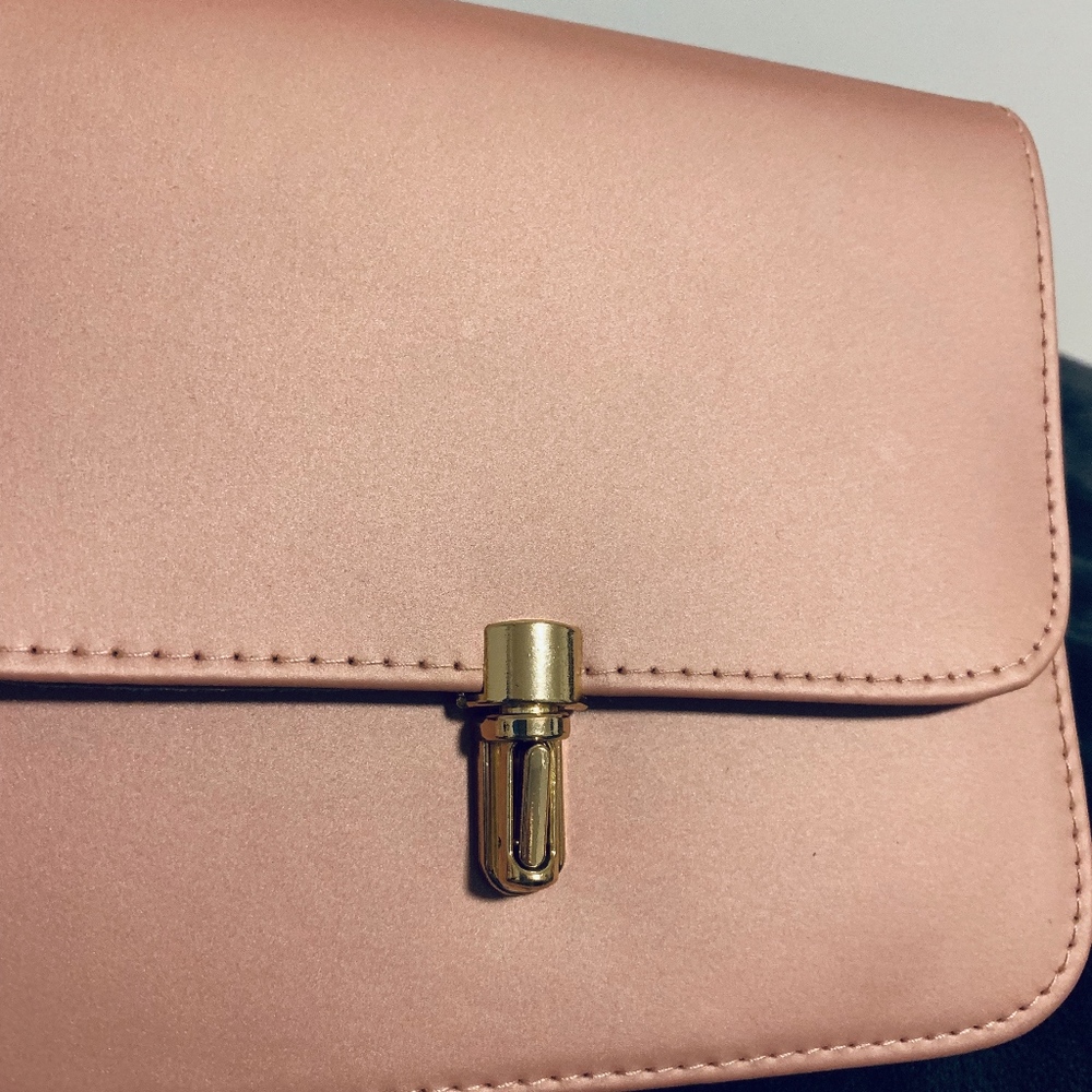 Pink Purse - Picture 4 of 4